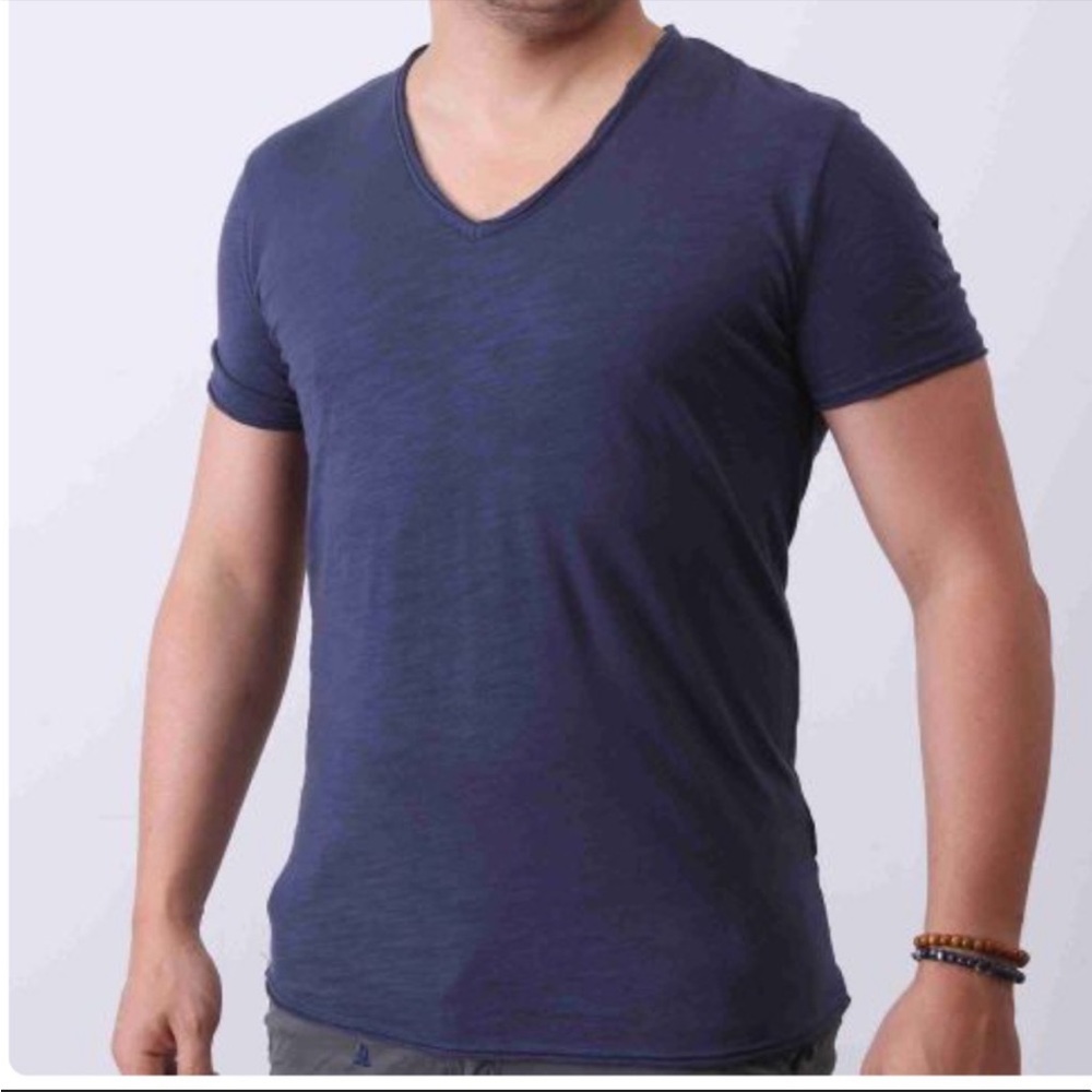 🔵 3/ $15 - Y Two Jeans Navy Blue V Neck Cotton Tee Shirt - Size Medium
